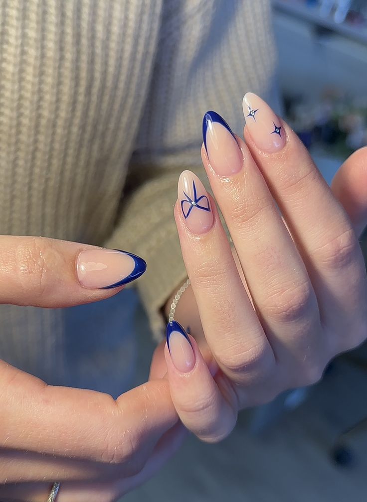 Artistic nail polish